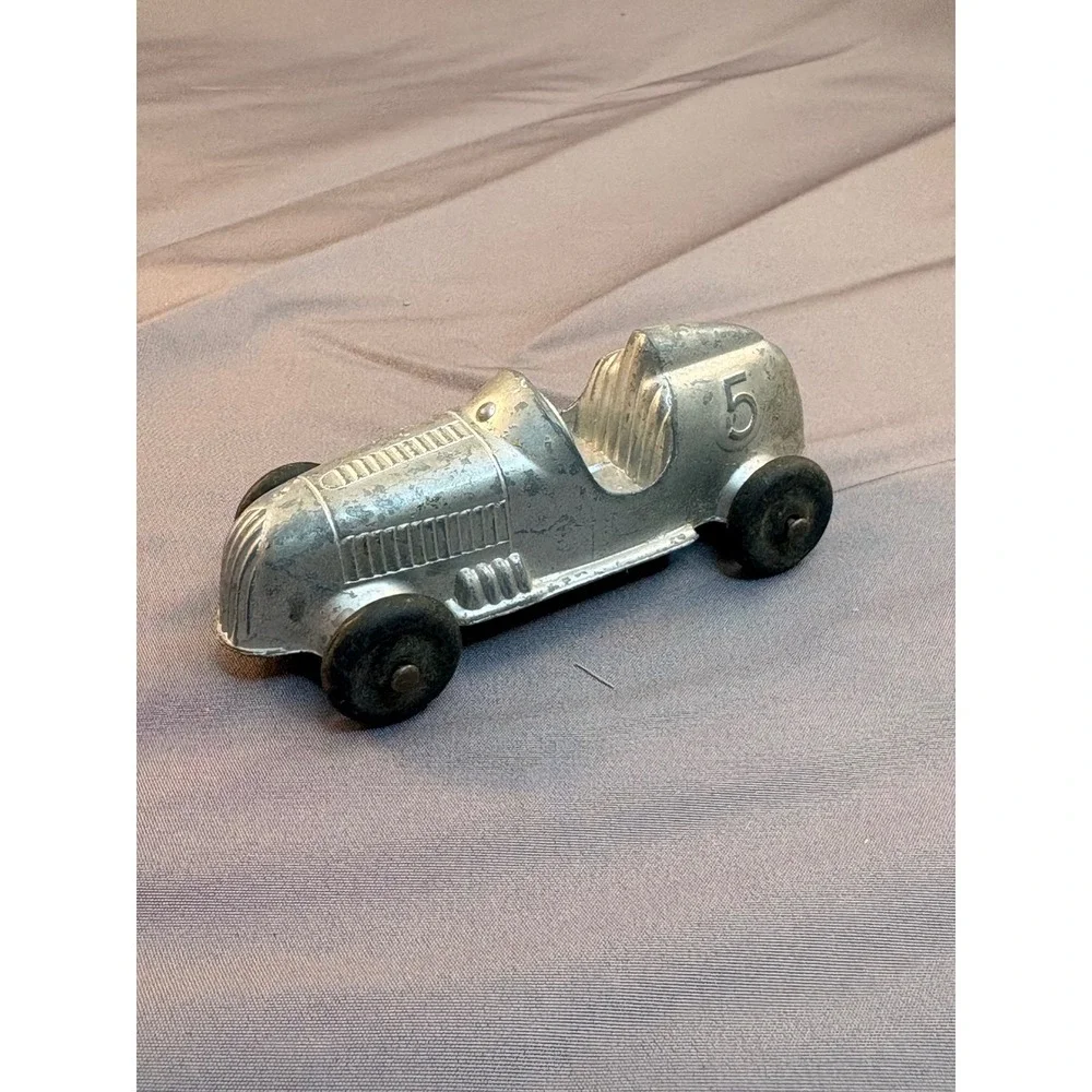Vintage Tootsietoy Diecast Race Car Number 5 Silver Speedster Made in USA E-25